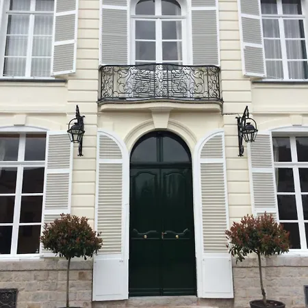 Entre Cour Et Jardin Bed & Breakfast