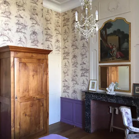 Entre Cour Et Jardin