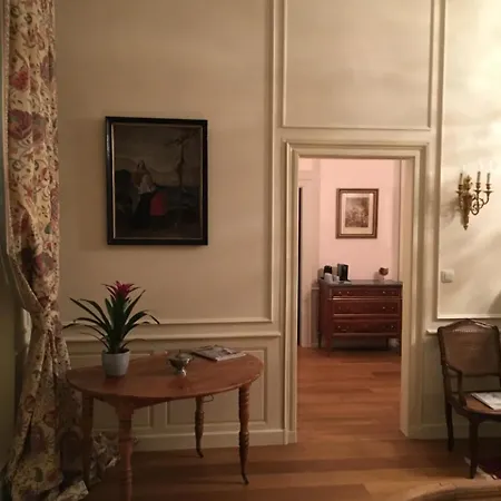 Entre Cour Et Jardin 3* Arras