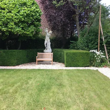 Entre Cour Et Jardin