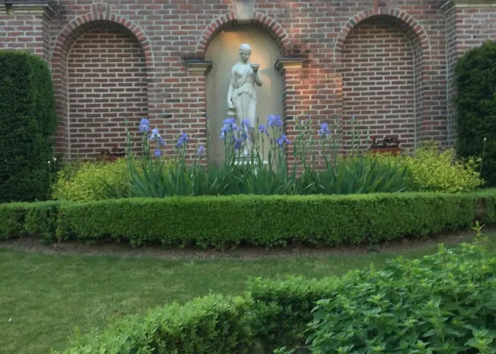 Bed & Breakfast Entre Cour Et Jardin 3*