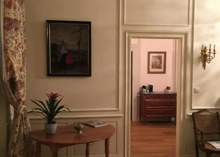 Entre Cour Et Jardin 3* Arras