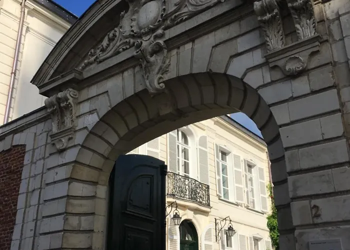 Bed & Breakfast Entre Cour Et Jardin Arras